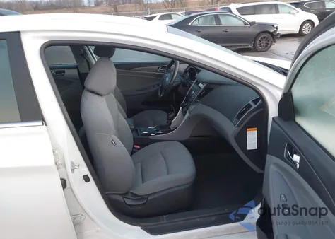 2013 Hyundai Sonata Hybrid z USA, uszkodzony, nr VIN KMHEC4A43DA074532